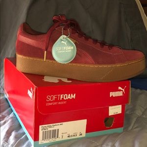 ♥️NEW PUMA Vikky Platforms: size 9.5